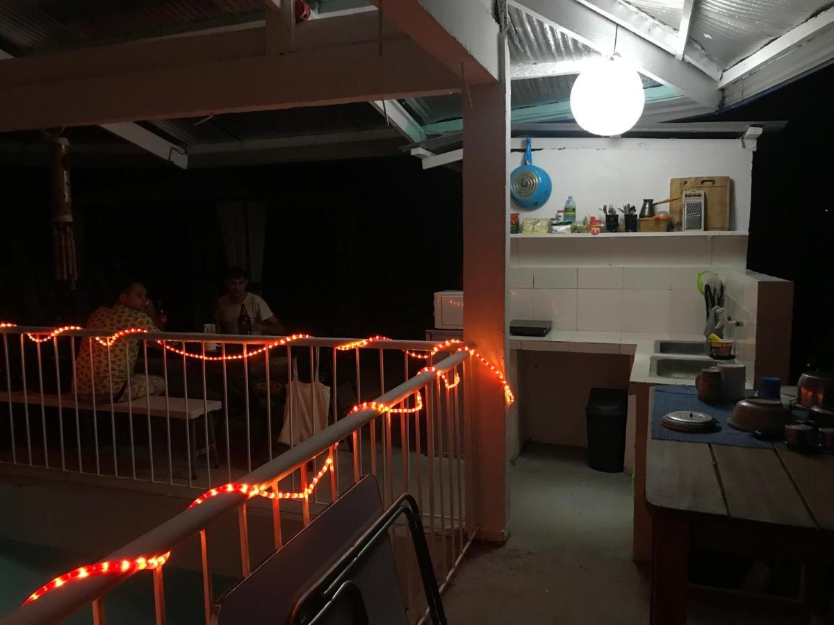 Hostel Lions Mambajao Ngoại thất bức ảnh