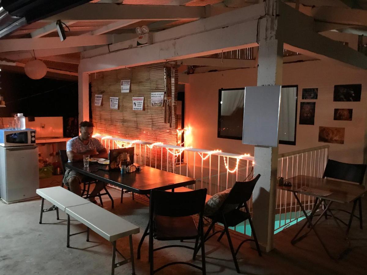 Hostel Lions Mambajao Ngoại thất bức ảnh