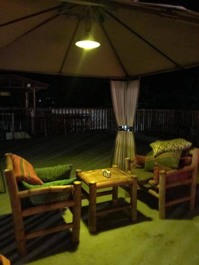 Hostel Lions Mambajao Ngoại thất bức ảnh
